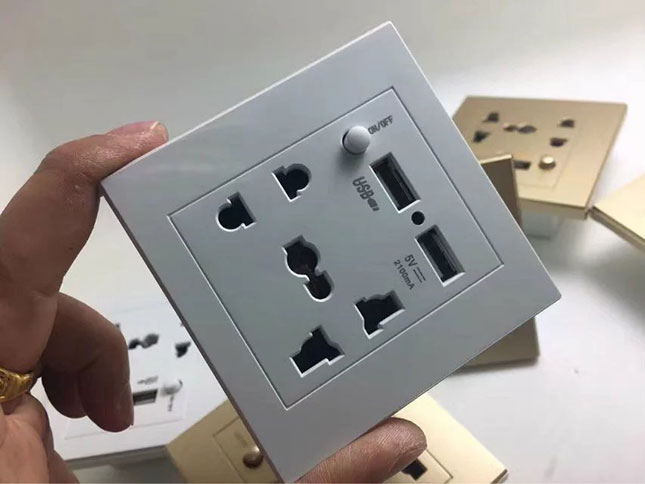 kamera im wandsteckdose